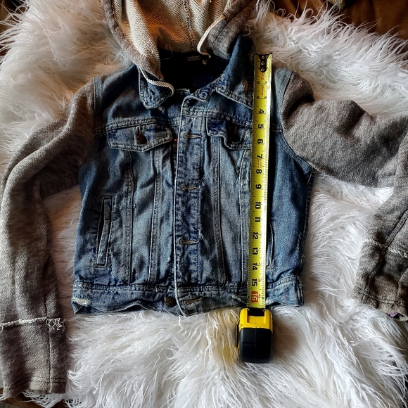 FREE PEOPLE Distressed Denim jacket with removable hood - Picture 8 of 8